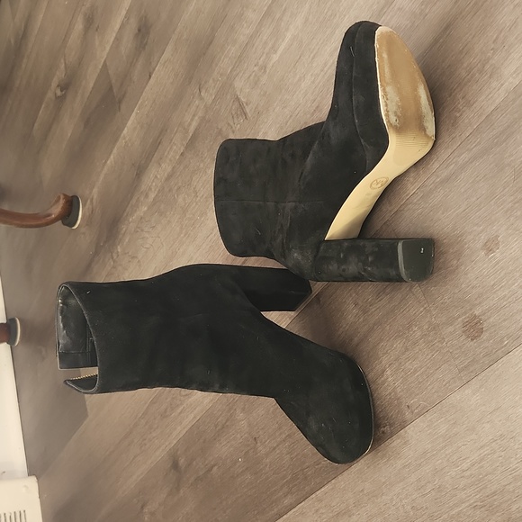 Michael Kors suede black heel booties - Picture 5 of 5